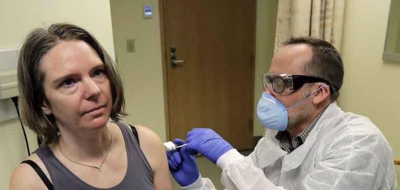 نخستین دوزهای واکسن کرونا در آمریکا به چهار داوطلب سالم تزریق شدند