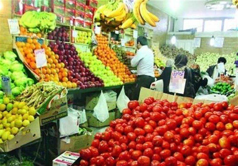 کاهش قیمت میوه در بازار همدان