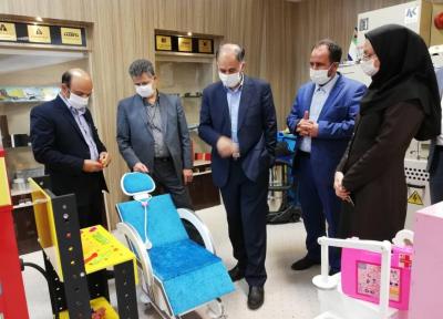 خبرنگاران رئیس سازمان فنی و حرفه ای از نمایشگاه توانمندی صنایع قزوین بازدید کرد