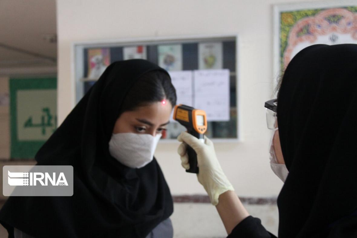 خبرنگاران امتحانات دانش آموزان با رعایت پروتکل های بهداشتی در حال برگزاری است