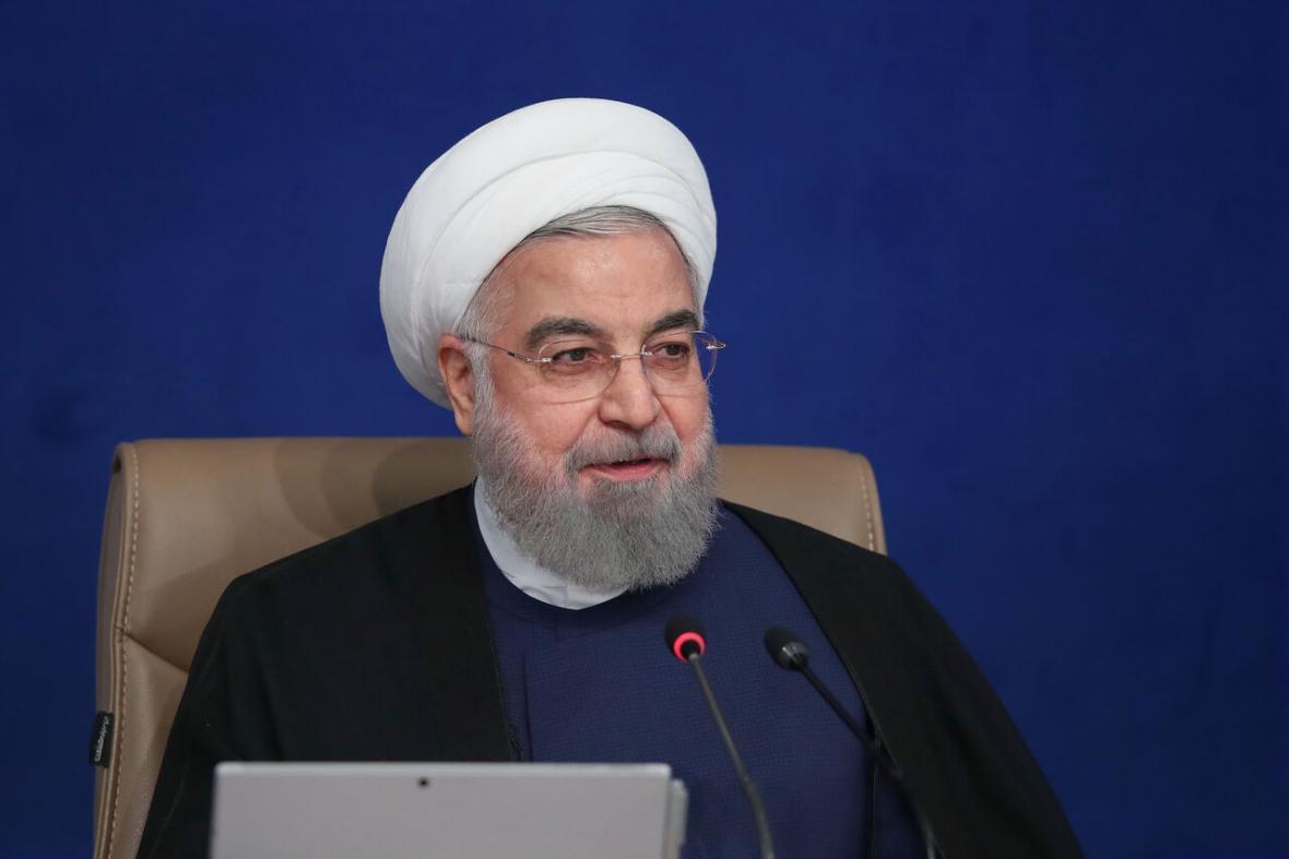 روحانی: هم سیل را اداره کردیم هم تحریم هم کشور را ، هول نشوید، موفقیتمان را به شما تقدیم می کنیم!
