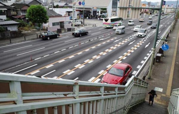 ژاپن خودروهای بنزینی را از خیابان ها حذف می نماید