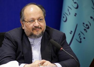 برخی نه در آزادی بیان که در آزادی توهین هم چک سفید امضا دارند