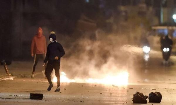 زخمی شدن چند تن در درگیری میان پلیس و معترضان در تونس